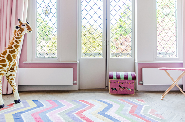 Strada_Hybrid_White_Interior7_LR